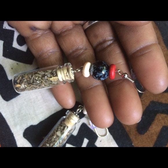 Beautiful handmade airings - Picture 3 of 3